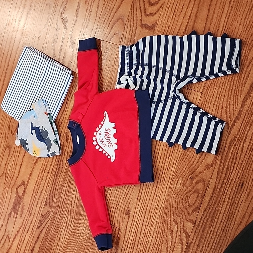 0/3 month baby boys dinosaur outfit with blanket and hat.